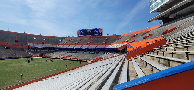 东部比赛中 东部比赛中